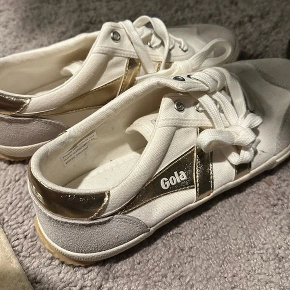 Gola Badminton Court Sneakers - Picture 2 of 3